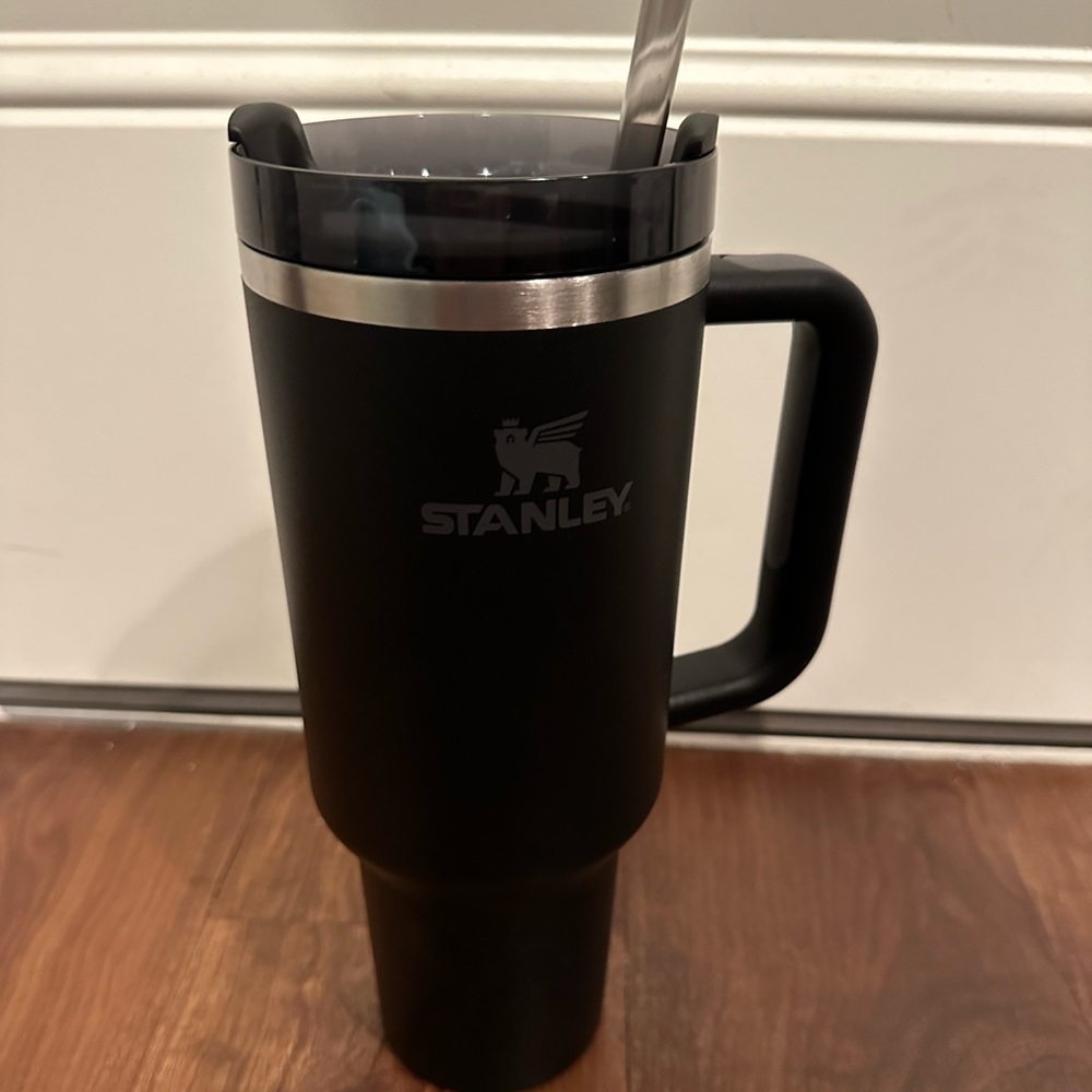 Stanley 40oz Tumbler! Brand new! Used once, just don’t like it!